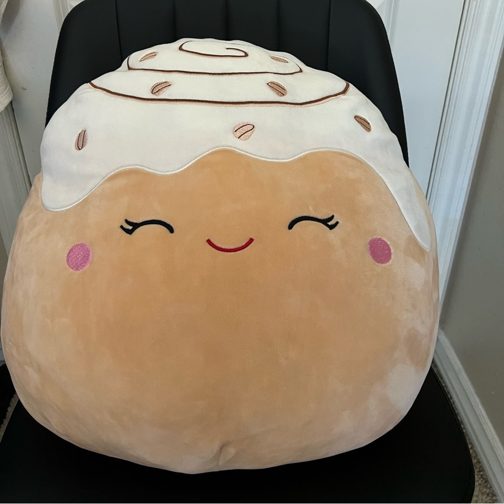 Original Squishmallows Cinnamon roll “ Chanel”